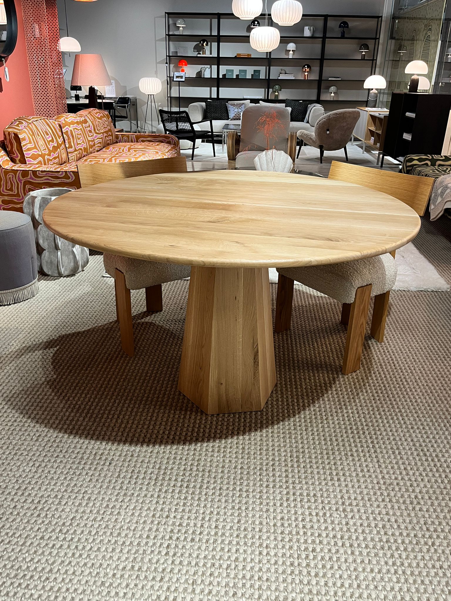 Dusty Deco HEXAGON-ruokapöytä Ø120cm, tammi, outlet - Image 6