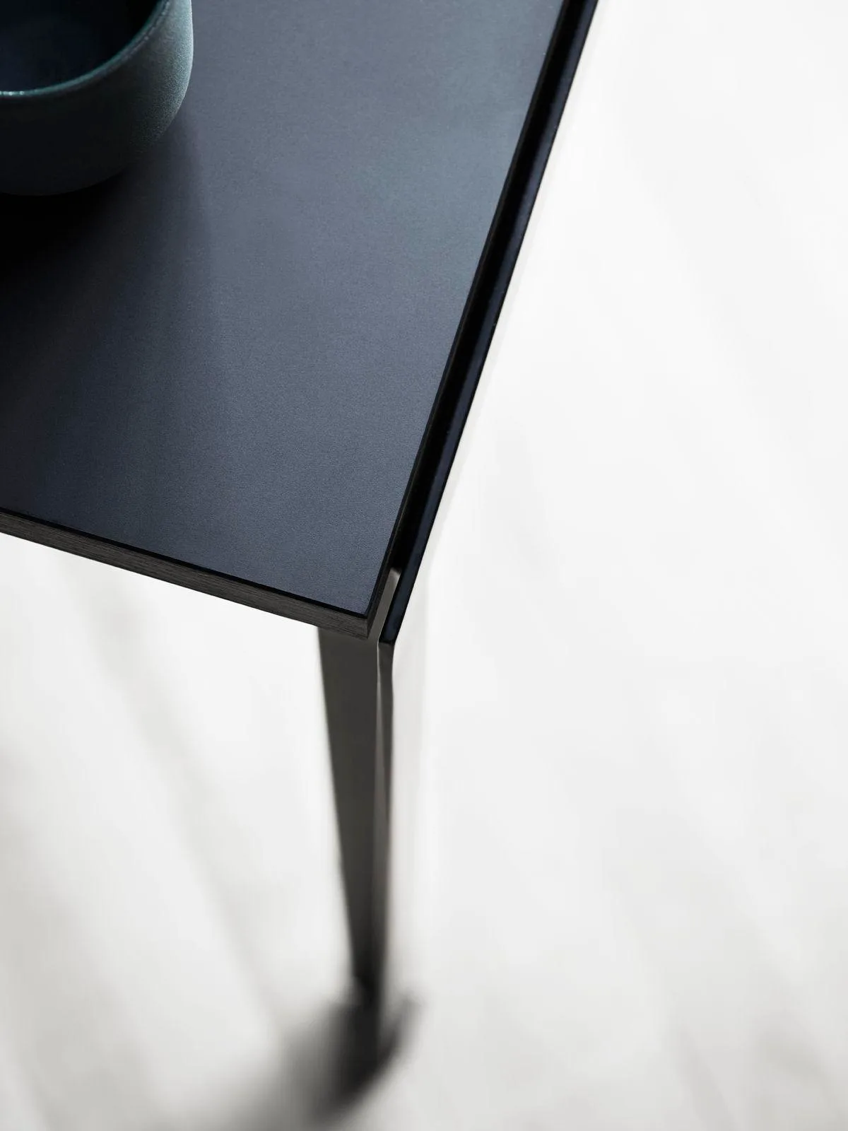 Carl Hansen PK52A -työpöytä, musta, 141,5x85cm - Image 2