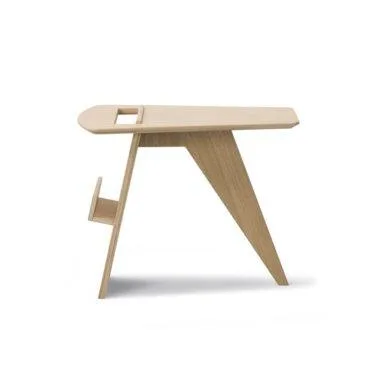 Fredericia 6500 -lehtiteline / sivupöytä, lakattu tammi