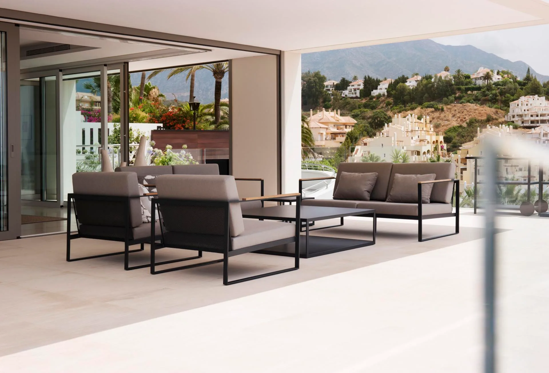 Röshults GARDEN EASY -coffee table 115 x 115 cm - Image 2