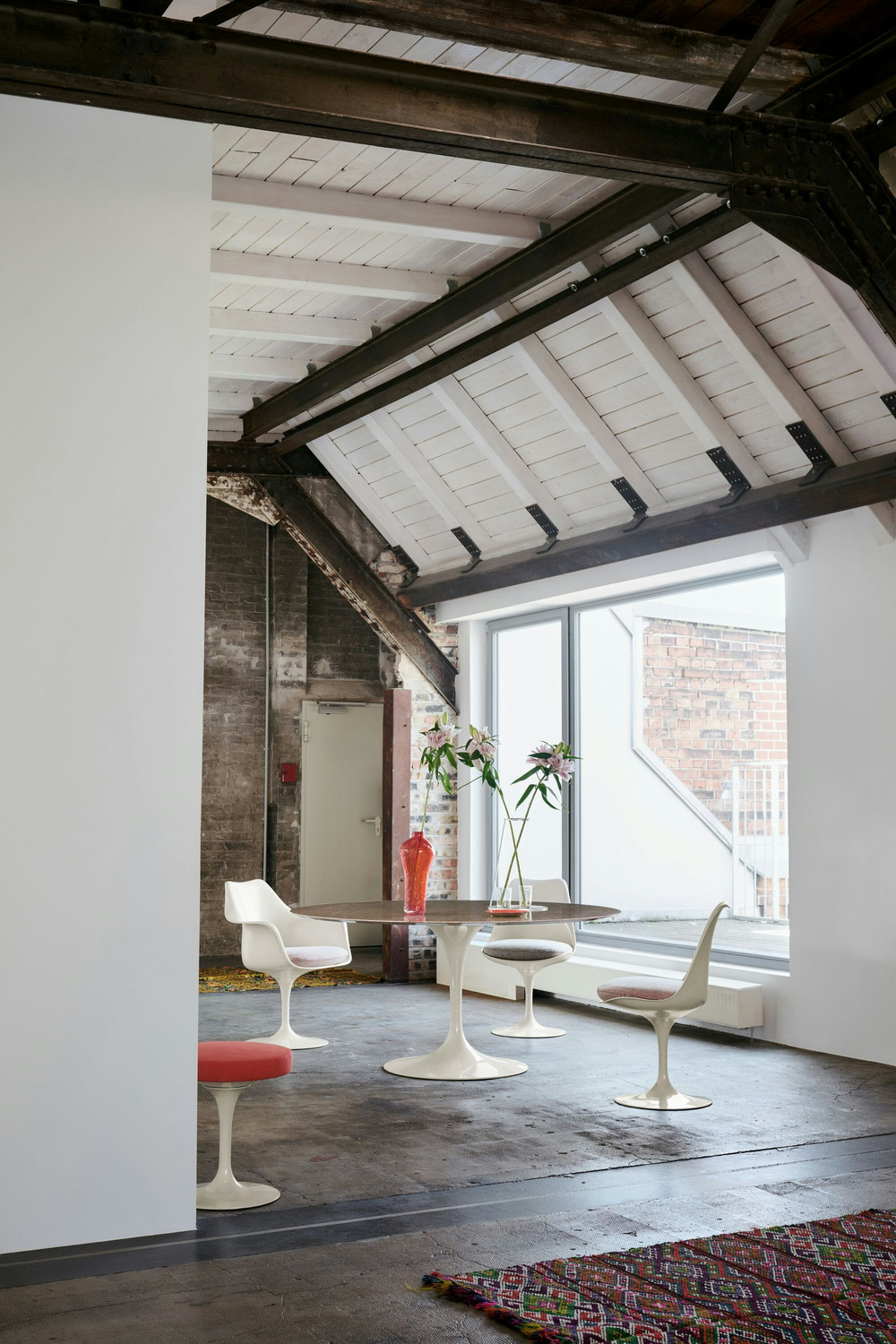 Knoll SAARINEN dining table, oval - Image 4