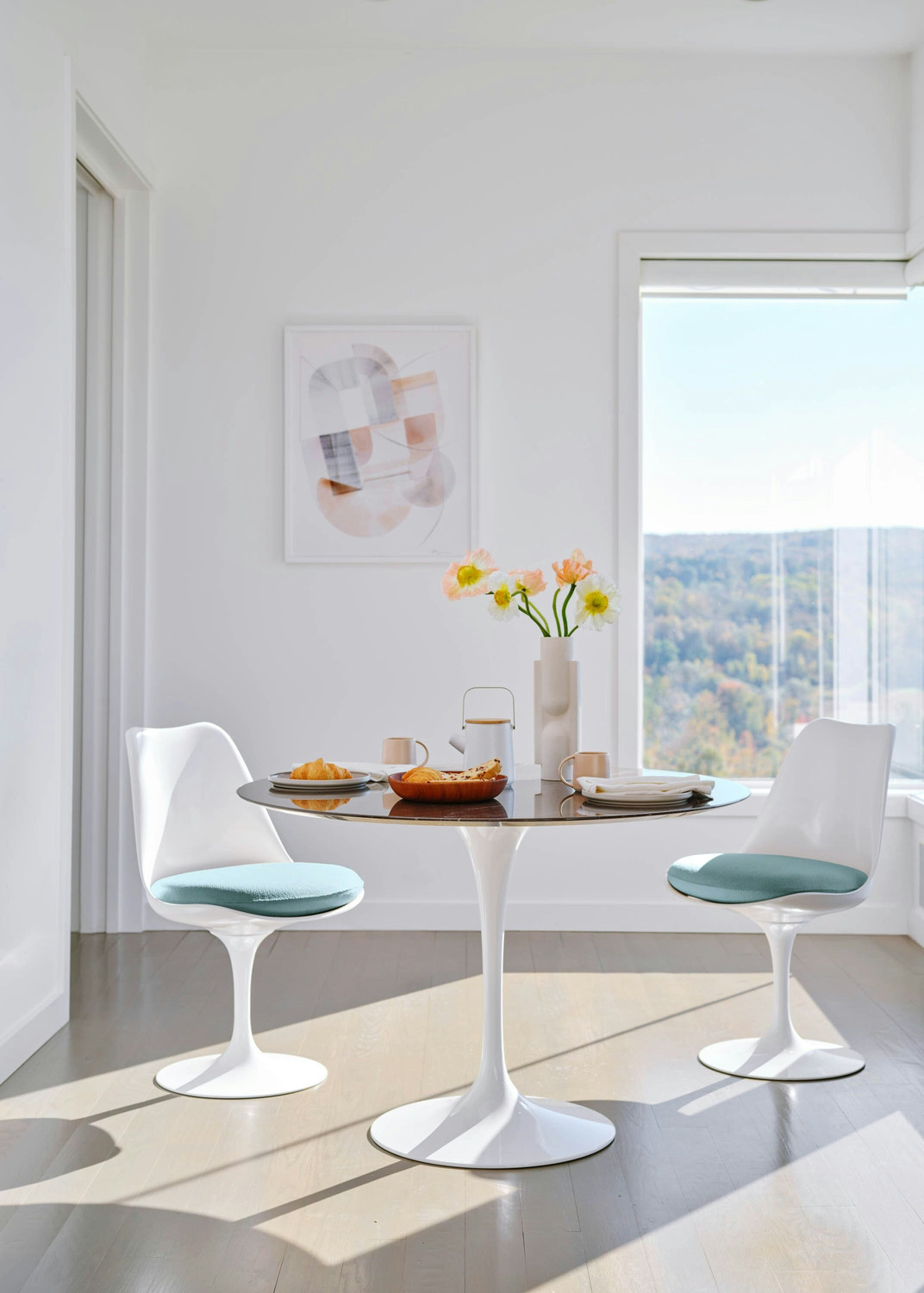 Knoll SAARINEN dining table, round - Image 3