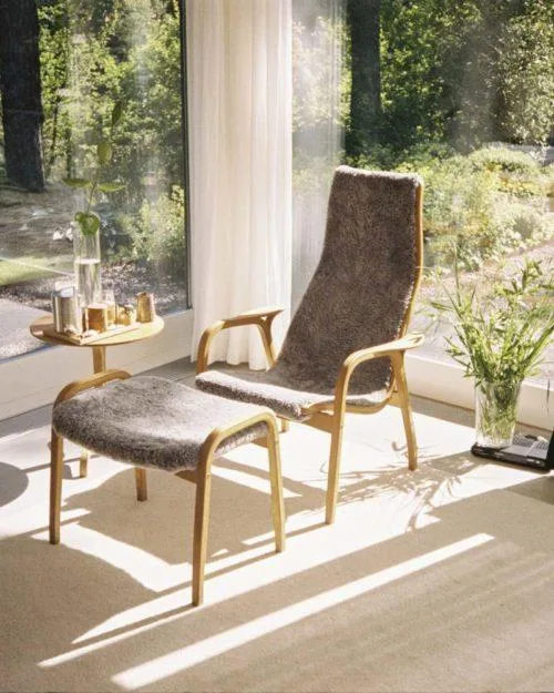 Swedese LAMINO -nojatuoli, öljytty tammi/musta lampaankarva - Image 3
