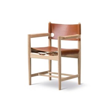 Fredericia THE SPANISH DINING CHAIR, with armrests, soaped oak/cognac leather