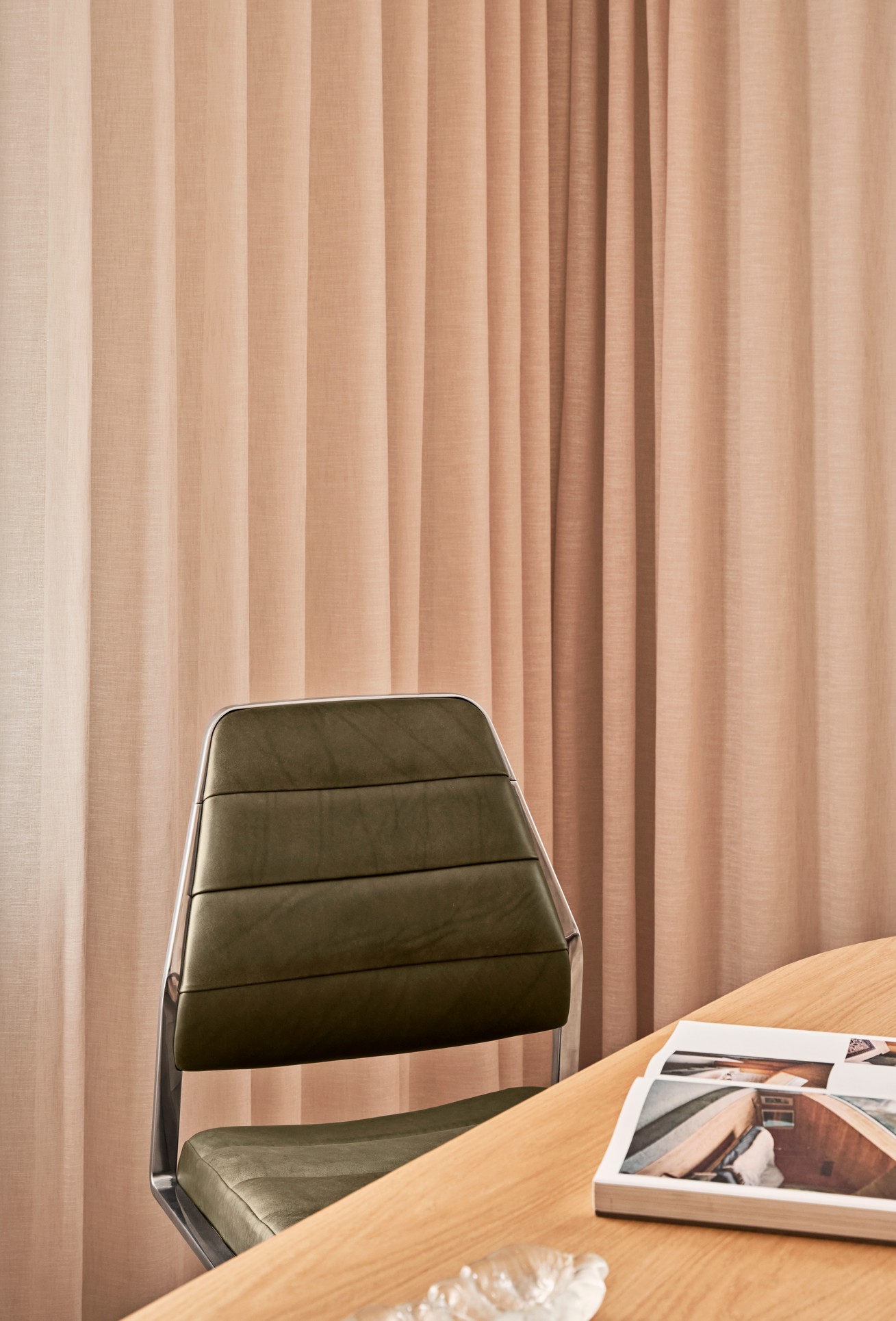 Vipp 454 SWIVEL+ chair - Image 8