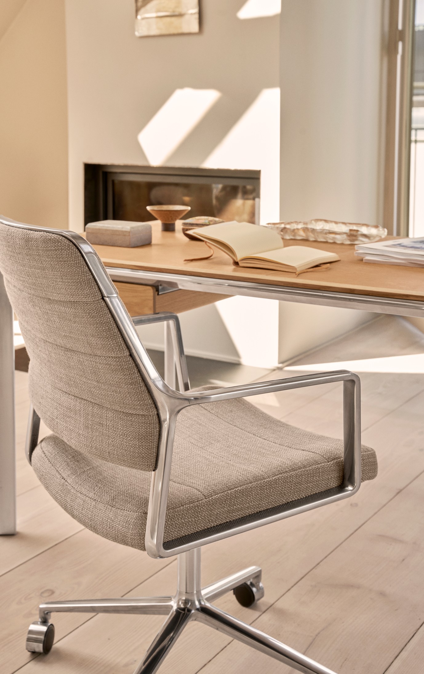 Vipp 455 SWIVEL+ chair - Image 4