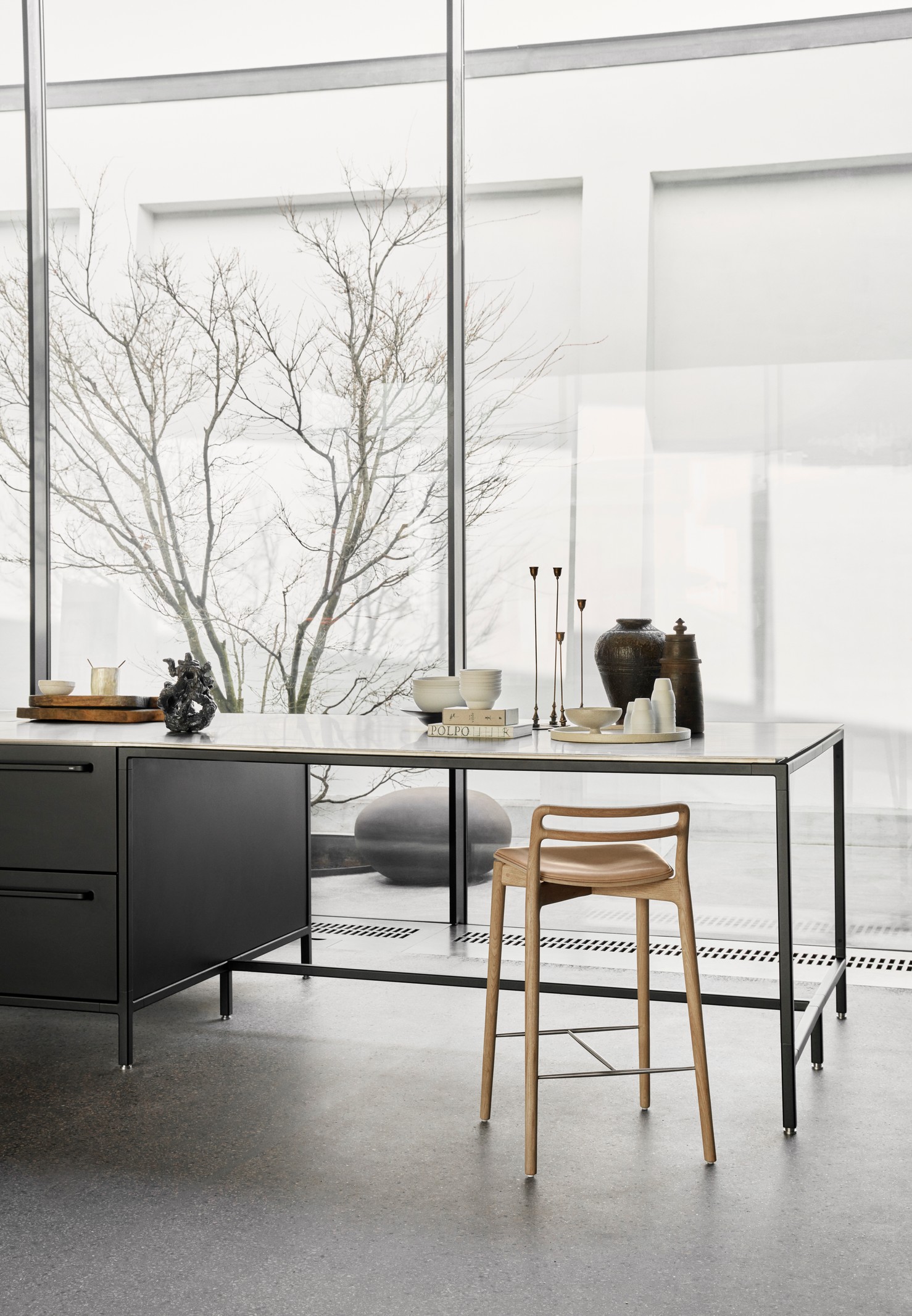 Vipp V1 keittiösaareke istumapäädyllä, 6 yksikköä + 120cm istumapääty, musta - Image 2