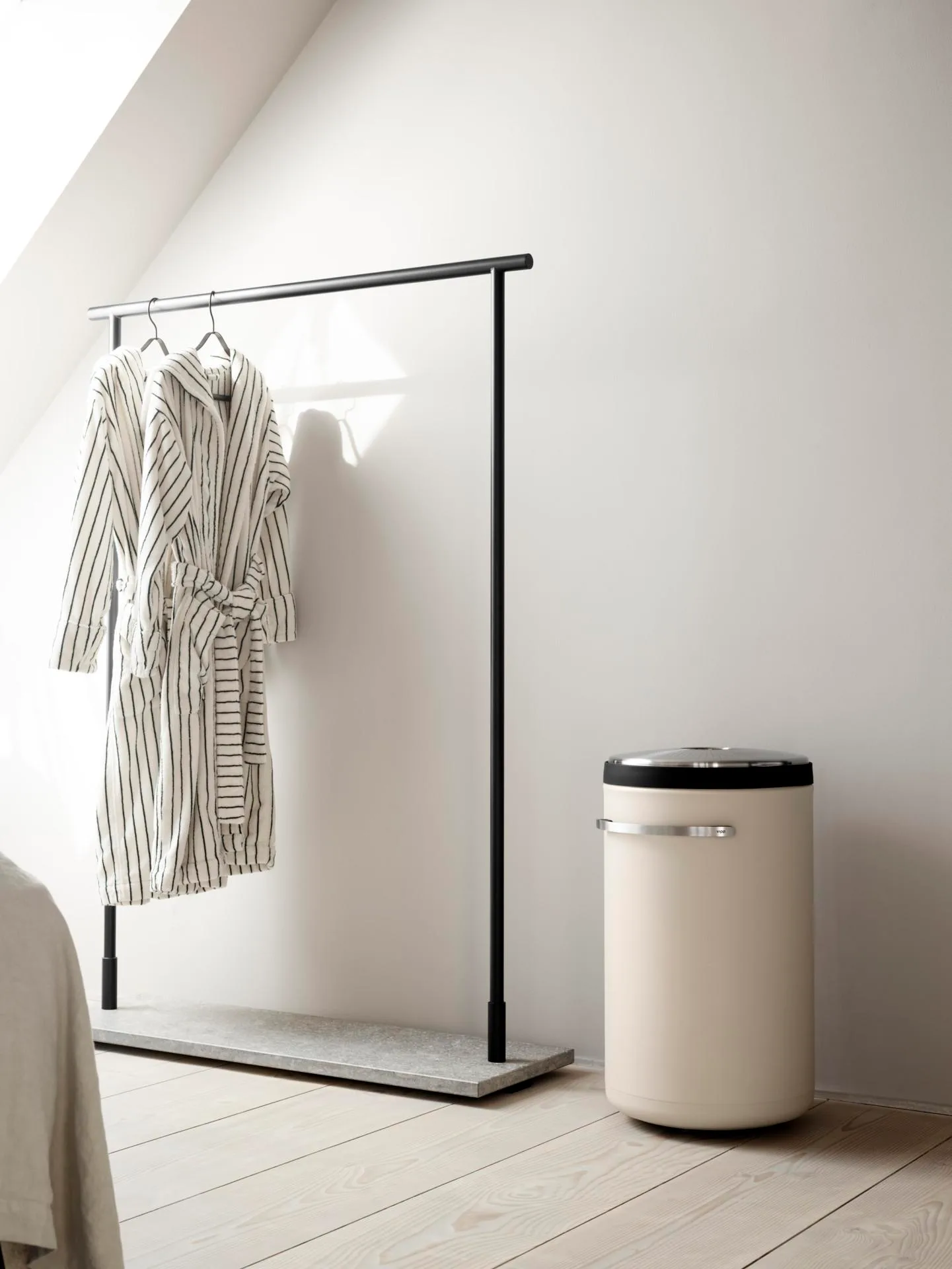 Vipp 441 -laundry basket, beige - Image 2