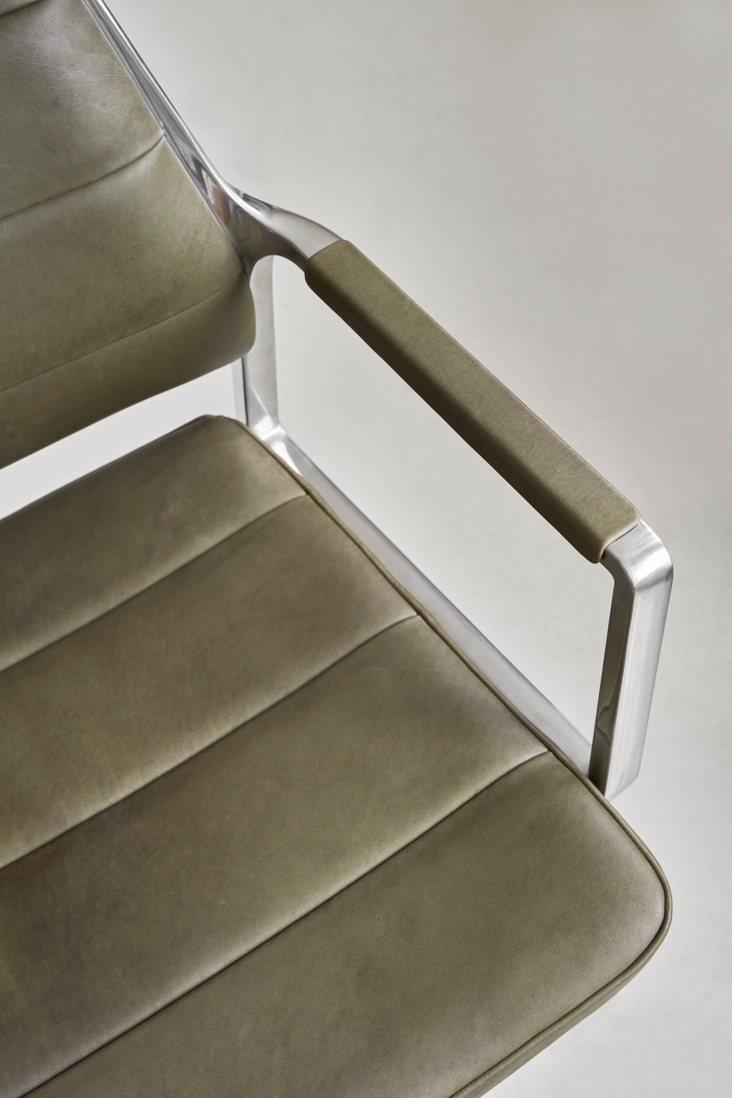 Vipp 455 SWIVEL+ chair - Image 12