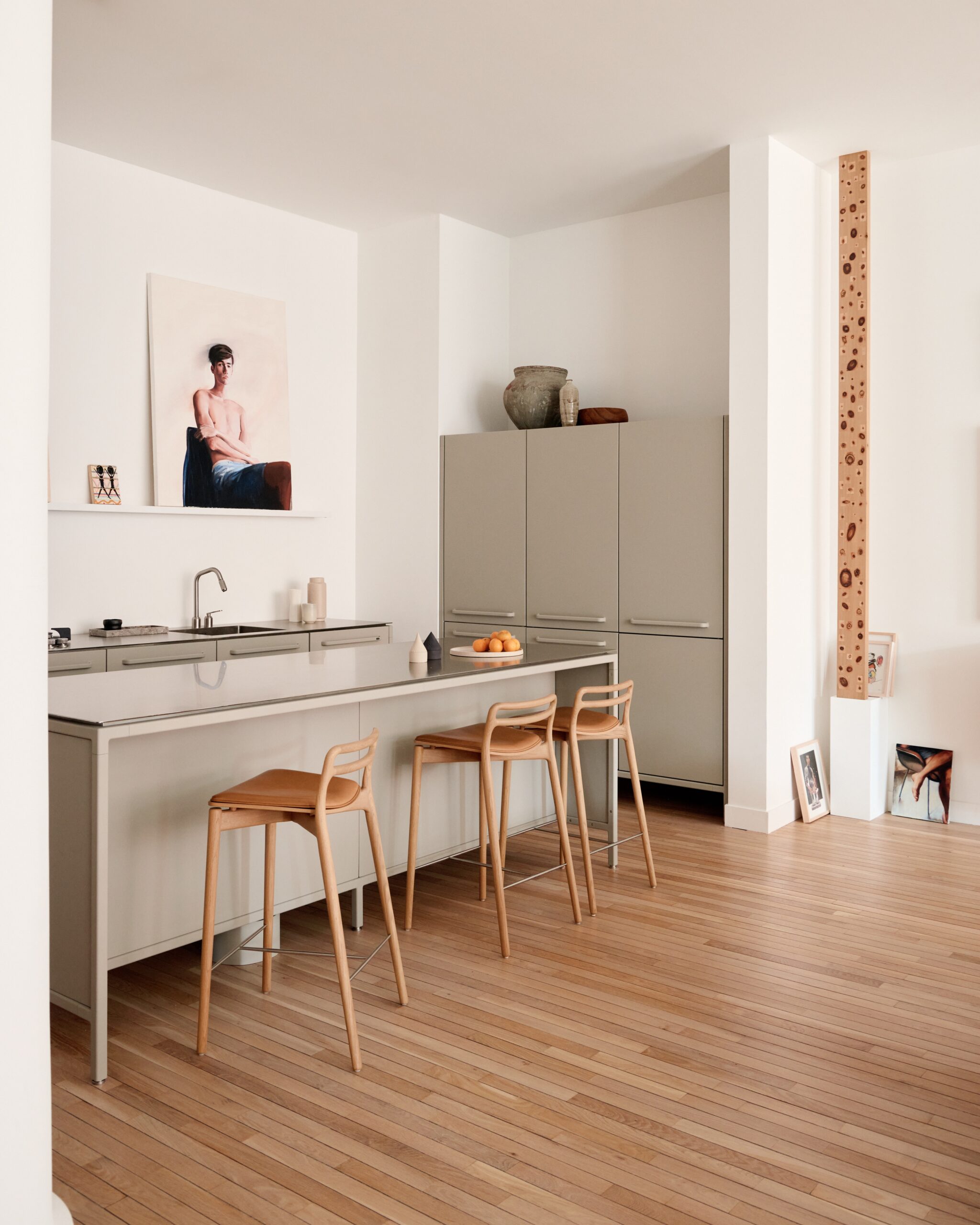 Vipp V1 keittiösaareke istumapaikoilla, 4 yksikköä, harmaa