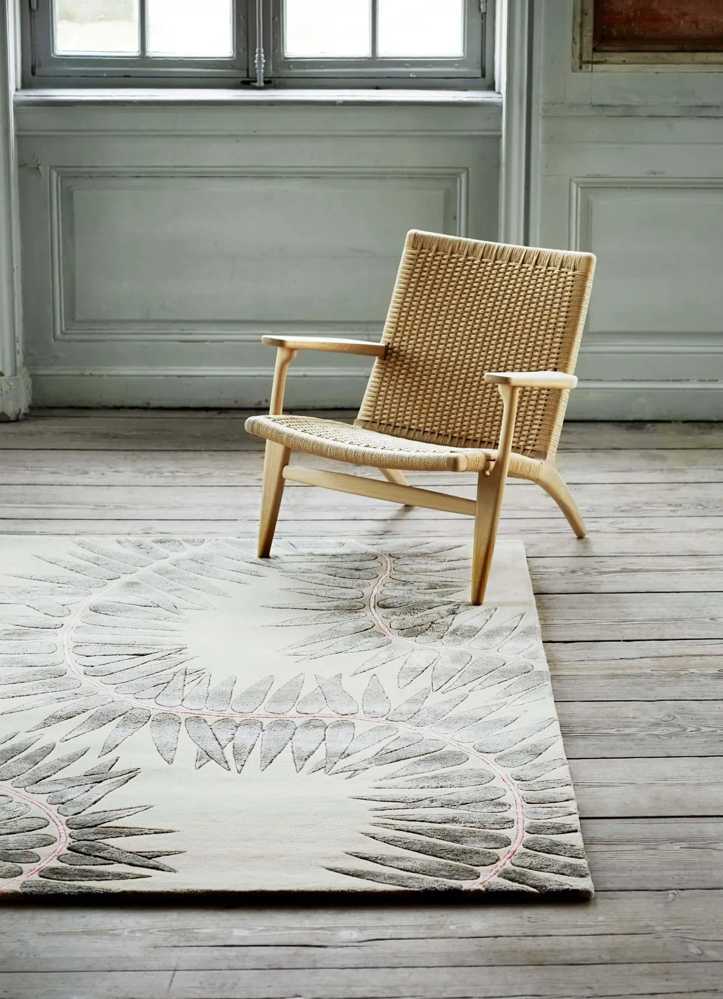 Carl Hansen CH25 chair, oiled oak / natural paper cord - Image 5